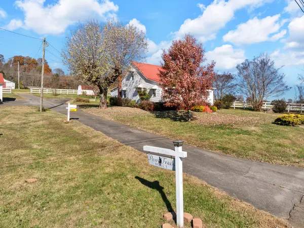 2873 Main St, Surgoinsville, TN 37873