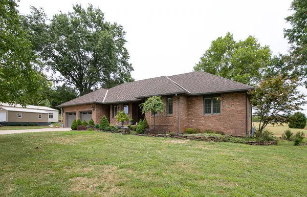 4181 E Farm Road 164, Springfield, MO 65809