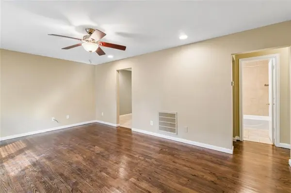 8549 Wornall RD, Kansas City, MO 64114