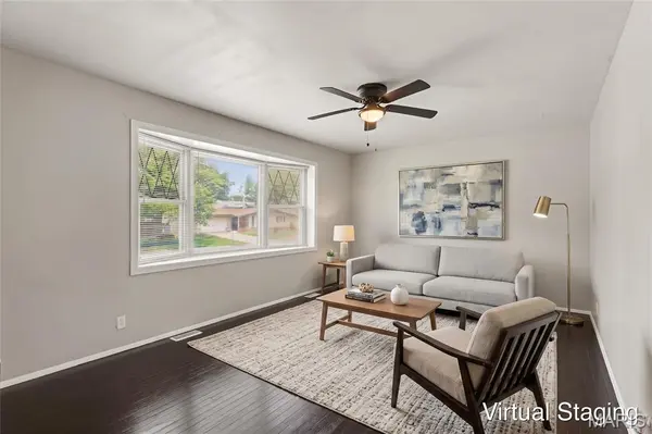 1530 Loveland DR, Florissant, MO 63031