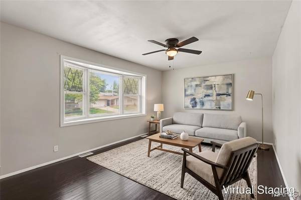 1530 Loveland DR, Florissant, MO 63031