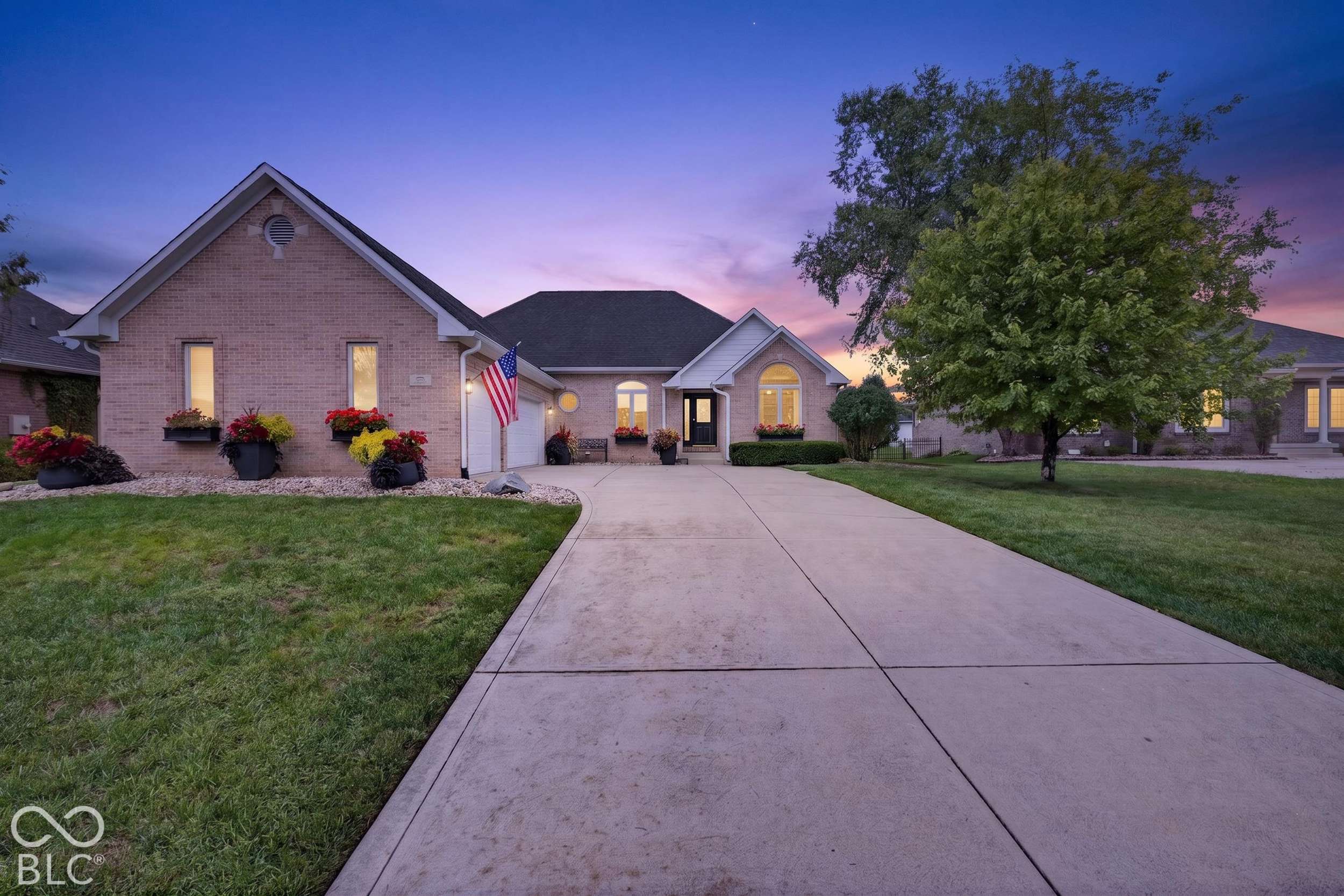 2807 Bloomsbury DR S, Greenwood, IN 46143