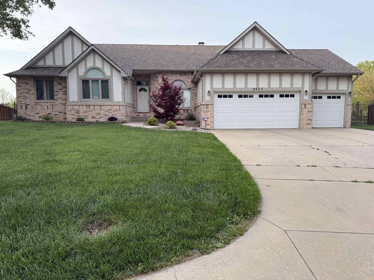2427 N VINEGATE CT, Wichita, KS 67226