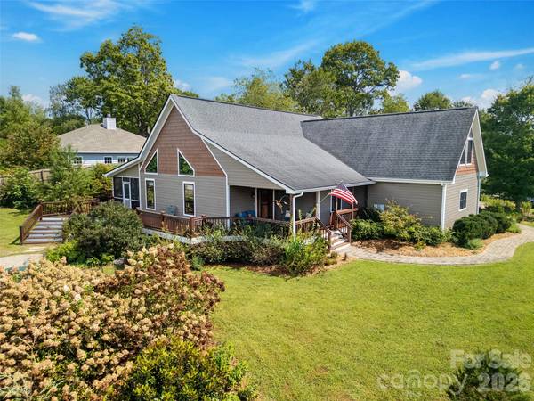 90 S Oaklawn AVE, Brevard, NC 28712