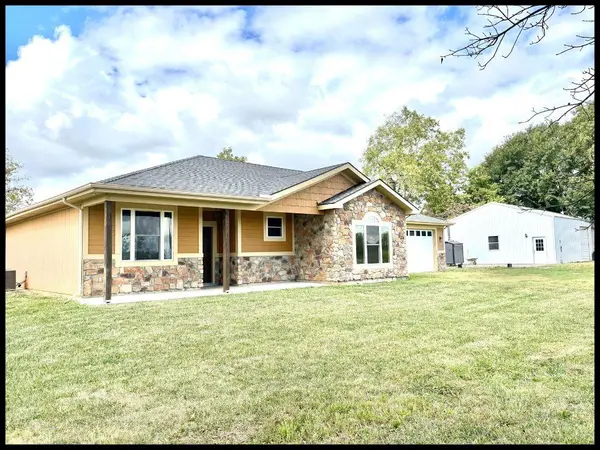160 NW H Hwy HWY, Warrensburg, MO 64093