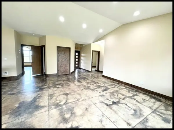 160 NW H HWY, Warrensburg, MO 64093