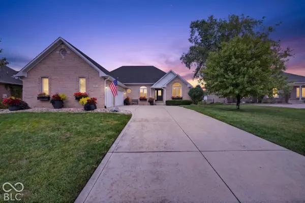 2807 Bloomsbury DR S, Greenwood, IN 46143