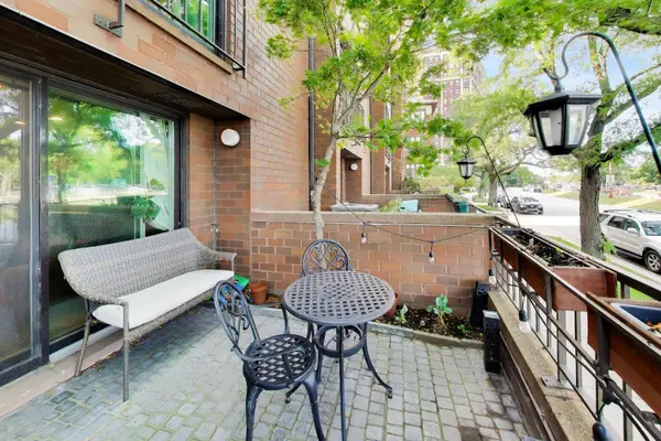 3700 N LAKE SHORE DR #104, Chicago, IL 60613