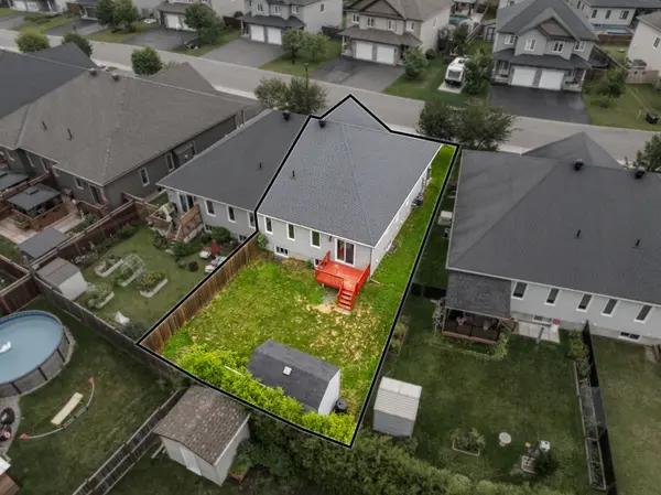 233 Belfort ST, Russell, ON K0A 1W0