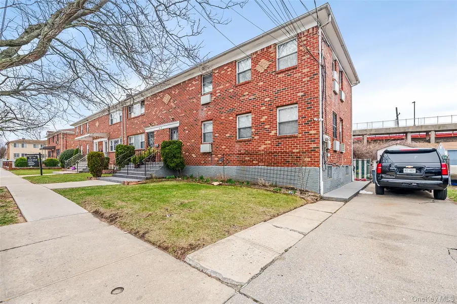 134-10 Garrett ST, Jamaica, NY 11434
