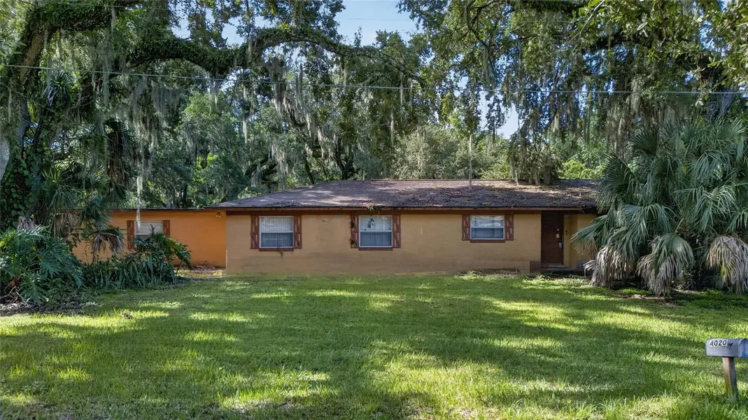 4020 MAGNOLIA DR, Leesburg, FL 34748