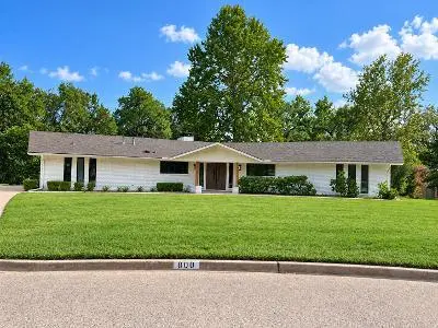 800 Mockingbird LN, Norman, OK 73071