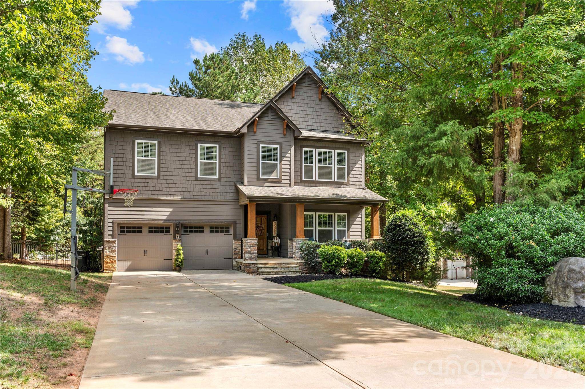 1324 Huntcliff DR, Waxhaw, NC 28173