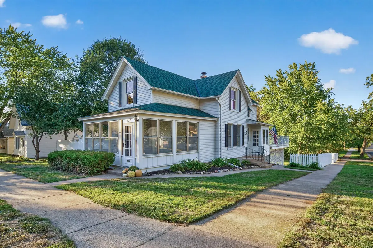 627 Locust ST, Hudson, WI 54016