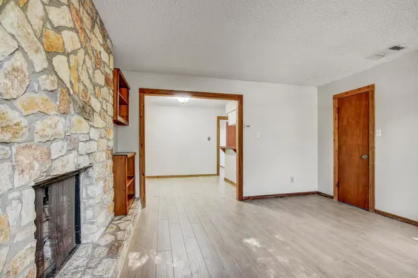 104 S Laurelwood DR #B, Austin, TX 78733