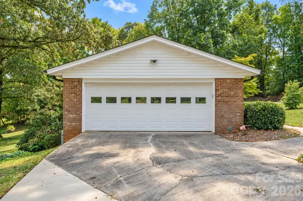 116 White Dogwood LN, Statesville, NC 28625