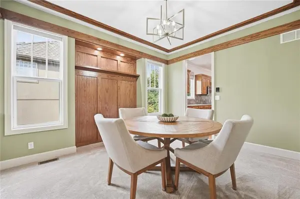 4922 W 155th TER, Overland Park, KS 66224