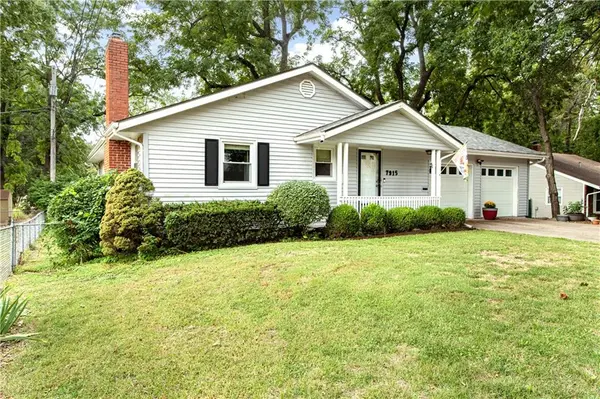 7915 W 77th ST, Overland Park, KS 66204