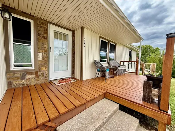 507 Shawn Crest LN, Richmond, MO 64085