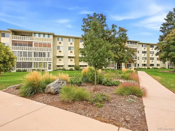 9360 E Center #2D, Denver, CO 80247