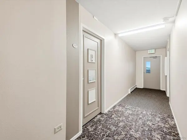 9360 E Center #2D, Denver, CO 80247