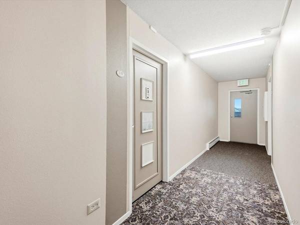 9360 E Center #2D, Denver, CO 80247