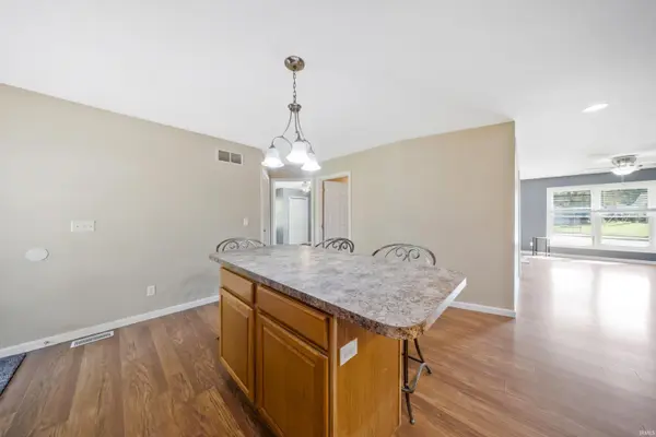 2202 E Iowa ST, Evansville, IN 47711