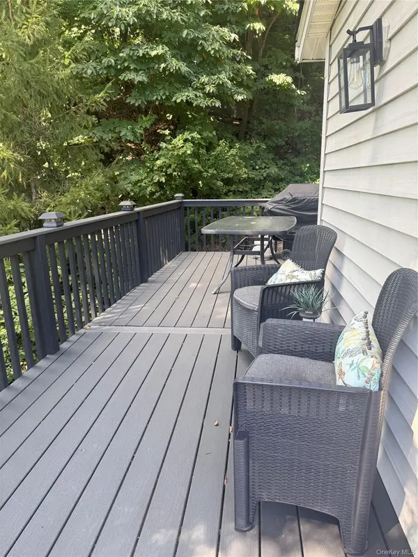 73 Lake TRL, Greenwood Lake, NY 10925