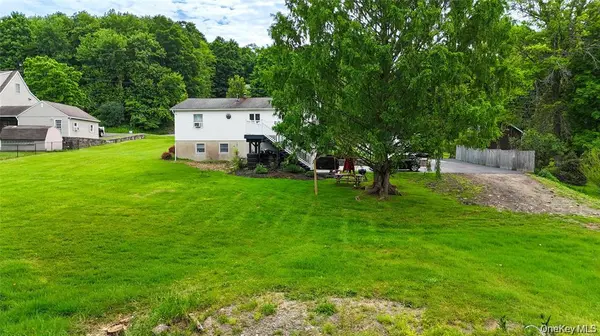 423 Rock Cut RD, Walden, NY 12586
