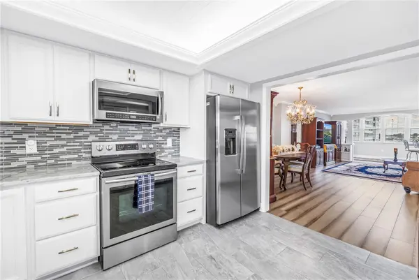 5130 BRITTANY DR S #308, St Petersburg, FL 33715