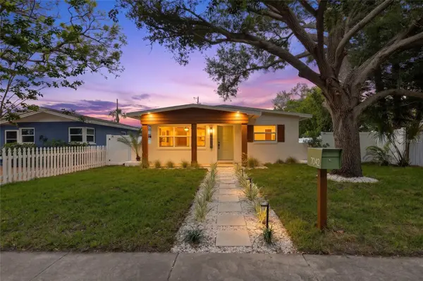 7042 DARTMOUTH AVE N, St Petersburg, FL 33710