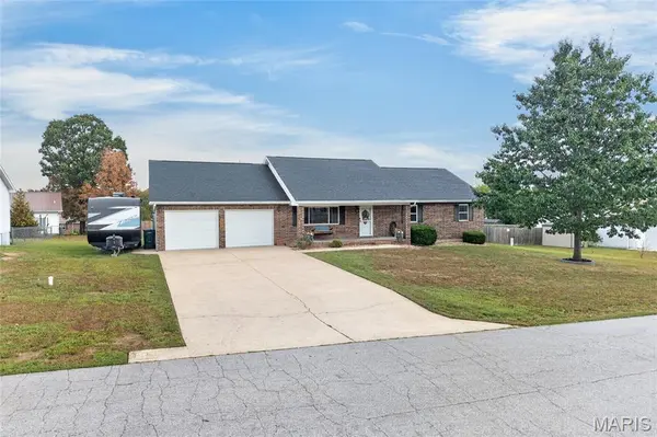 19731 Stallion DR, Waynesville, MO 65583