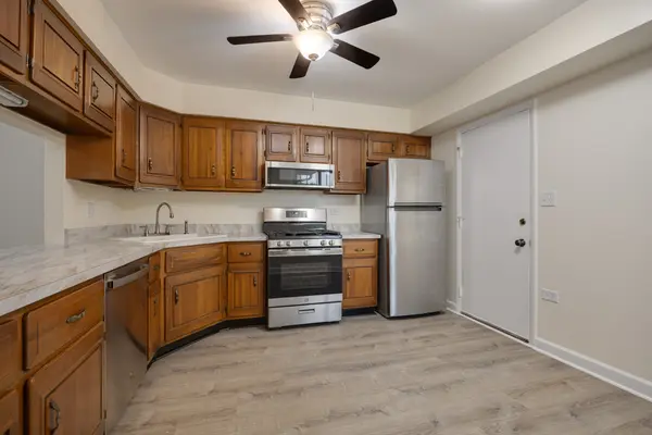 1525 Columbia CT, Elk Grove Village, IL 60007