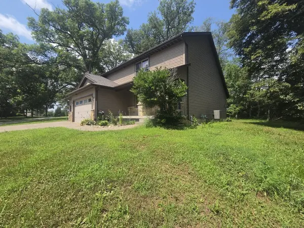 9932 123rd ST, Davenport, IA 52804