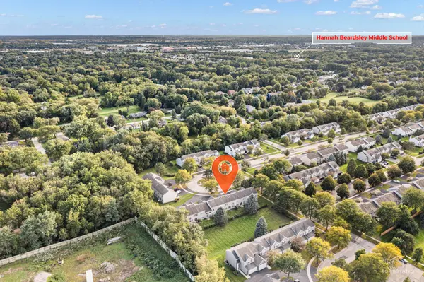 791 Silk Oak LN, Crystal Lake, IL 60014