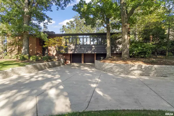 501 E HIGH POINT RD, Peoria, IL 61614