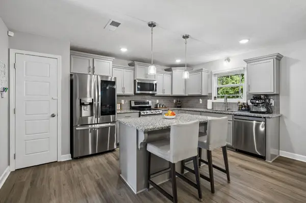 1046 Brightwood Ct, Clarksville, TN 37043