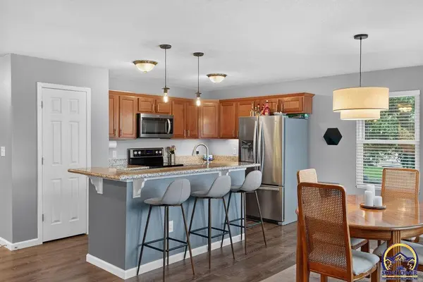 9808 SW Deer Trail ST, Topeka, KS 66610