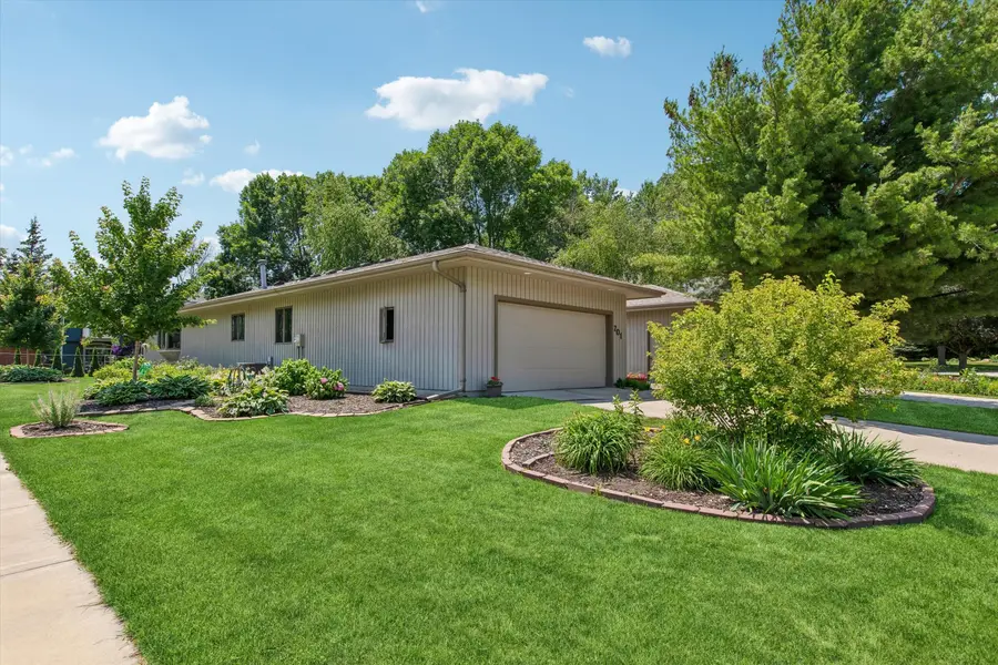 701 Hackerson CT, Northfield, MN 55057