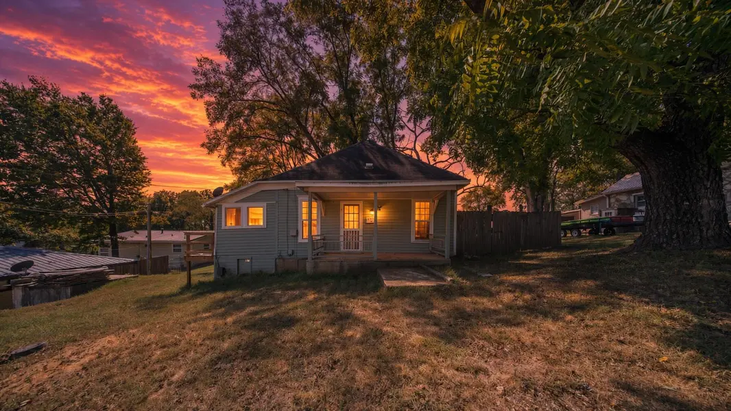 216 S 7th ST, Thayer, MO 65791
