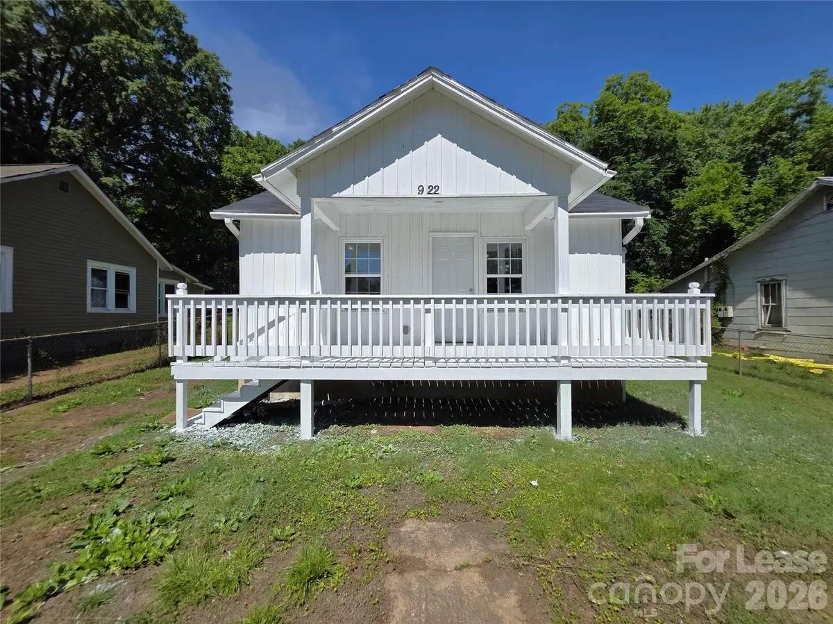 922 S Meeting ST, Statesville, NC 28677