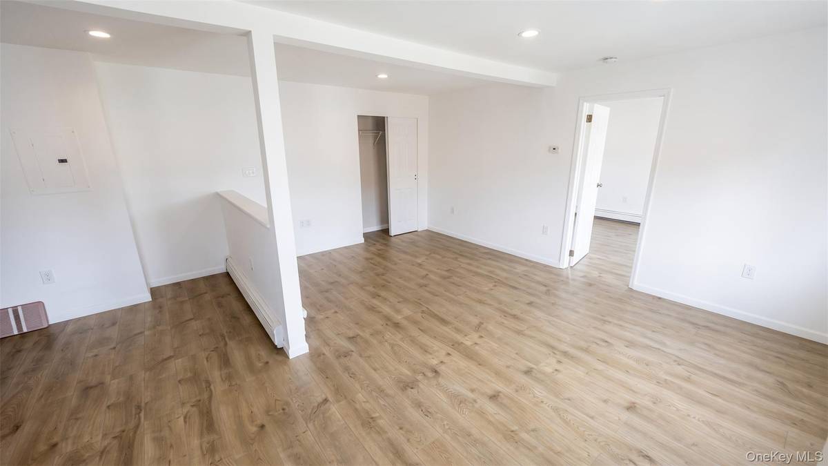 480 Westbury AVE #1, Carle Place, NY 11514