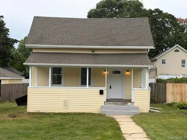 34 S 5th AVE, Brentwood, NY 11717