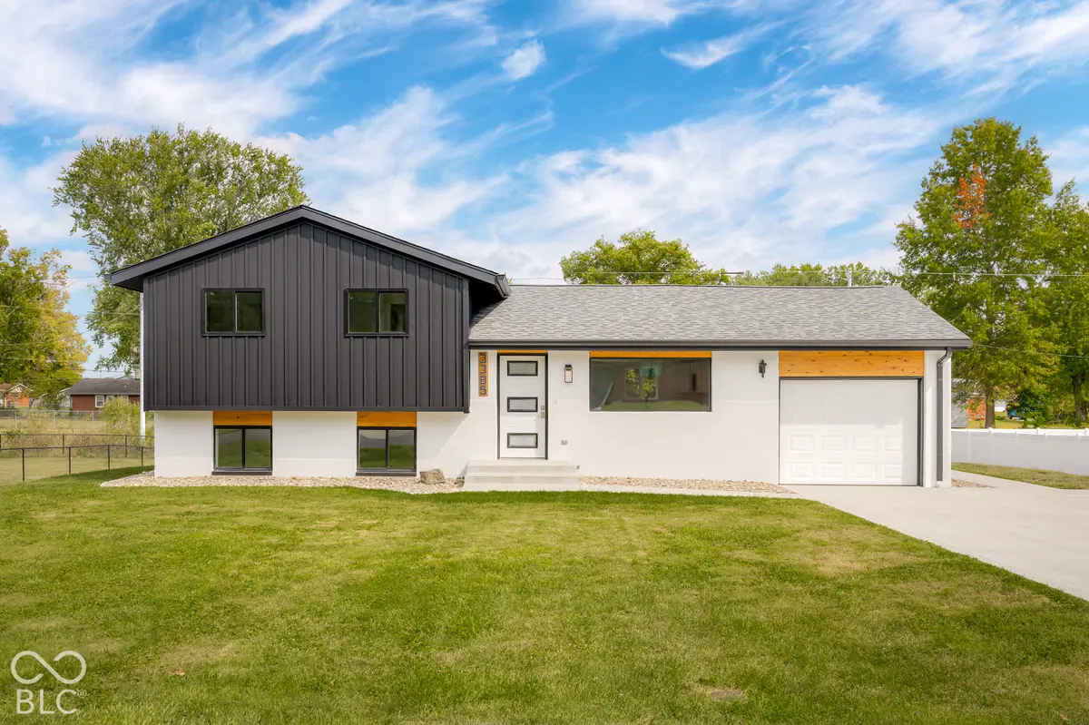 3385 Virginia ST, Columbus, IN 47203