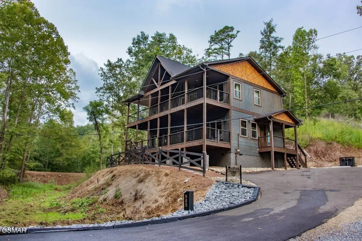 985 King Branch Road, Sevierville, TN 37876