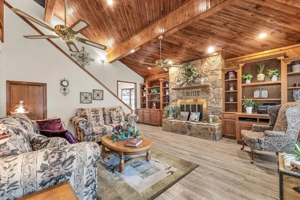 1438 Bend Of The Bosque Road, China Spring, TX 76633