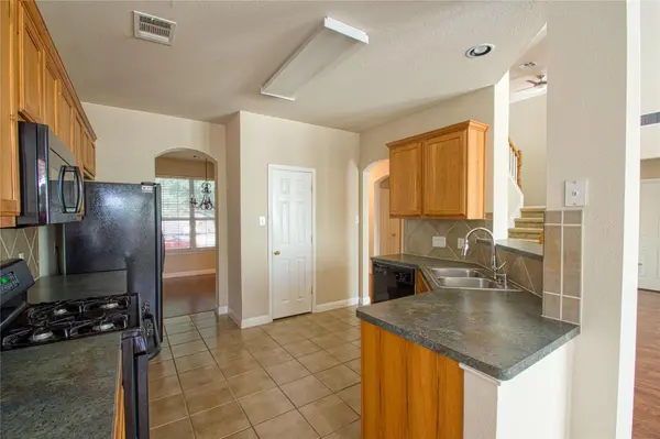 2412 Silver Spur LN, Leander, TX 78641