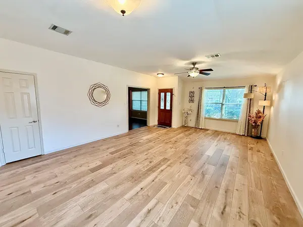 3230 Arroyo Bluff LN, Round Rock, TX 78681