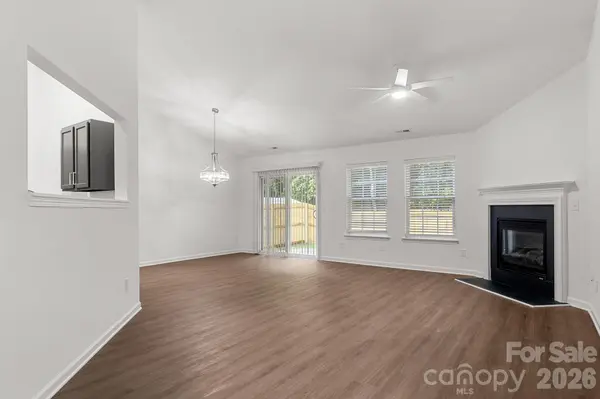 1940 Waters Trail DR, Charlotte, NC 28216