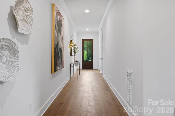 1115 Lomax AVE, Charlotte, NC 28211